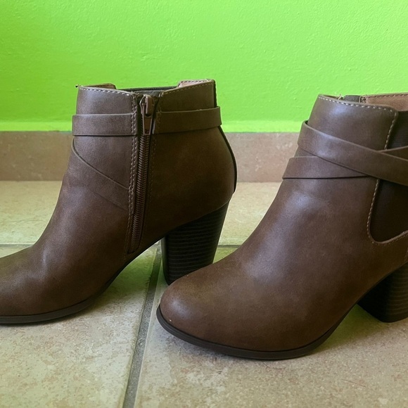 Brown Ankle Boots - Picture 1 of 2